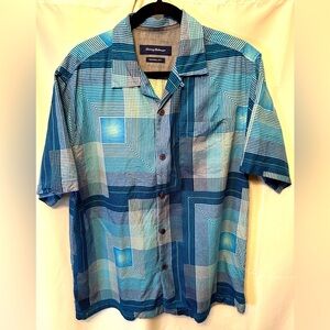 Tommy Bahama Size Medium Silk Blue Geometric Hawaiian Camp Shirt Oversized
